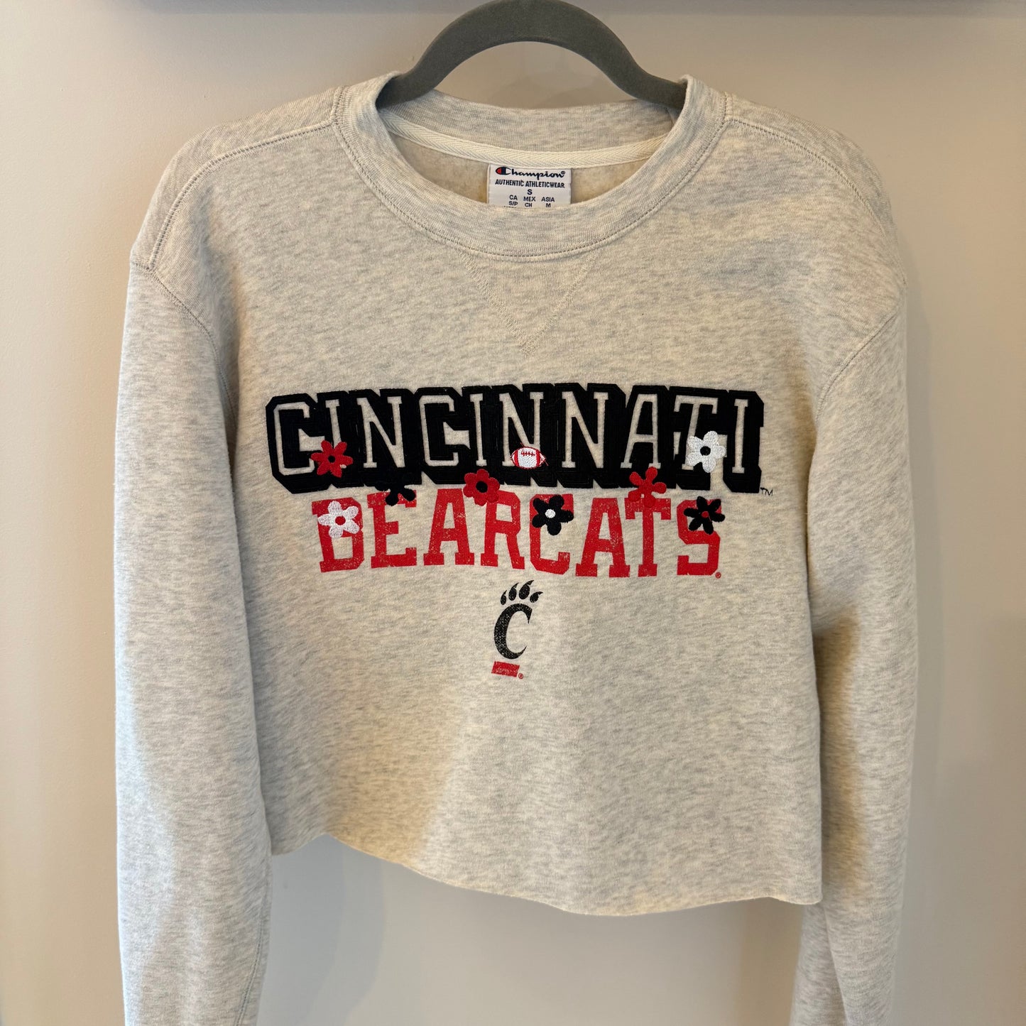 Cincinnati Bearcats Upcycled Cropped Sweatshirt