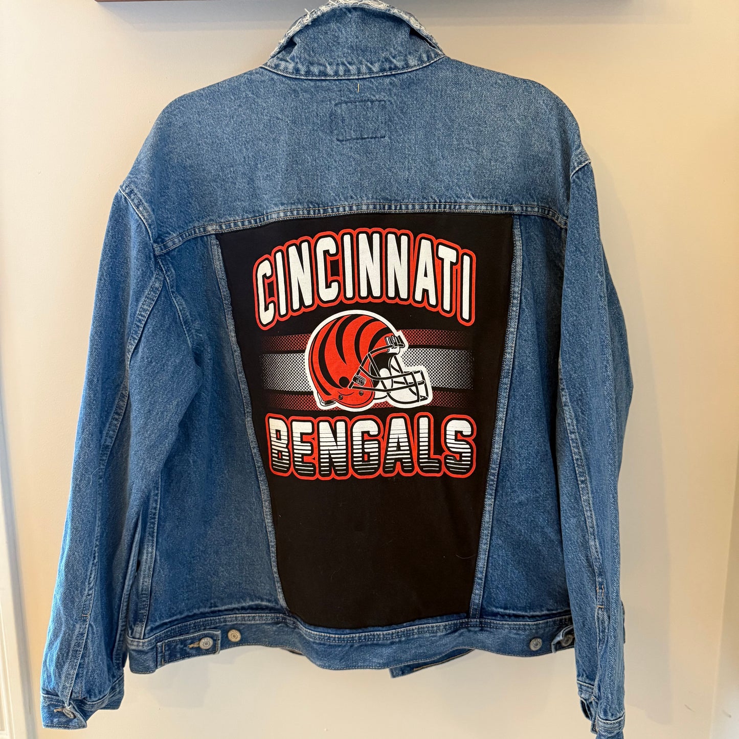 Cincinnati Bengals T-Shirt Appliqué Upcycled Denim Jacket